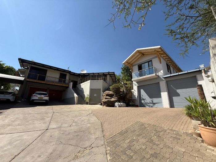 Property #2433773, House For Sale in Klein Windhoek