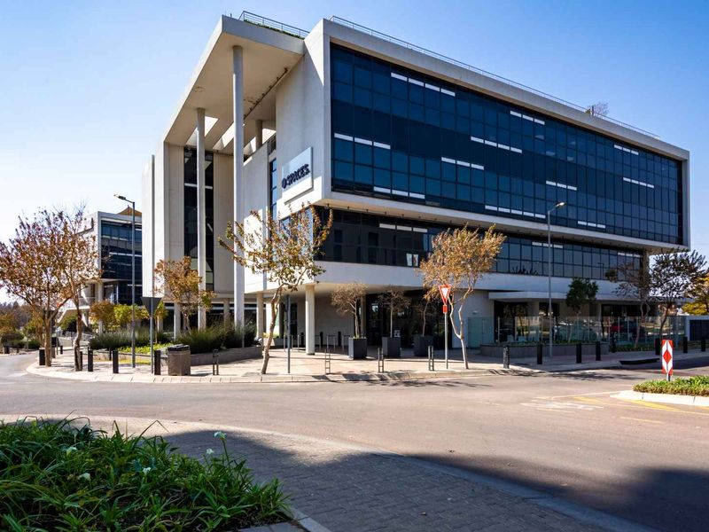 24/7 access to designer office space for 4 persons in Spaces Menlyn Maine. - Photo 3
