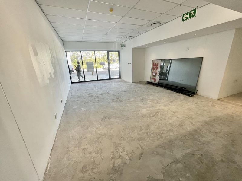 Premium Retail Space To Let – Sunningdale Centre - Photo 3