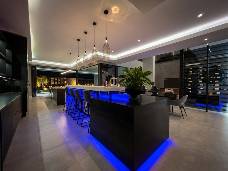 A Statement of Modern Elegance - Photo 8