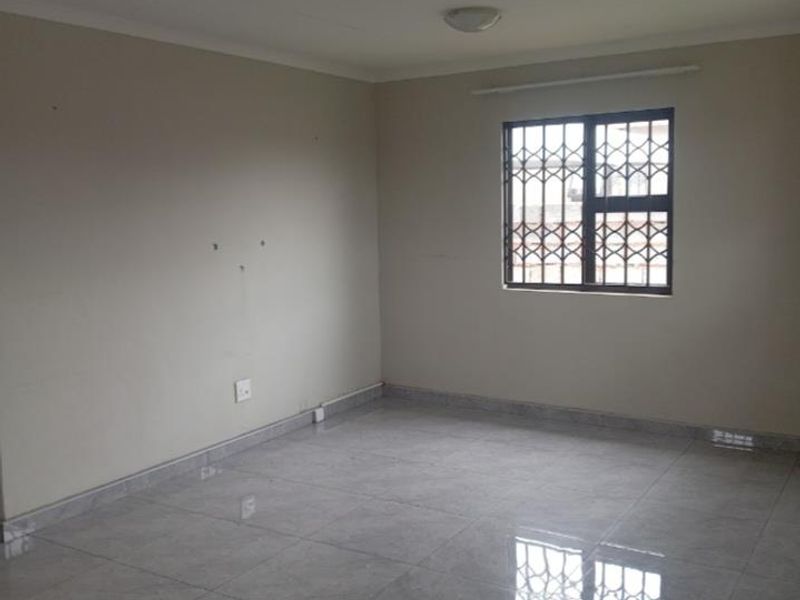 24/7 Monitored Security with Biometric Access | Executive 3-Bedroom Residence in Dawn City, Dawn Park Step into secure contemporary living - Photo 5