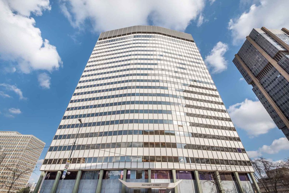 Find office space in Regus Braamfontein for 5 persons with everything taken care of - Photo 2