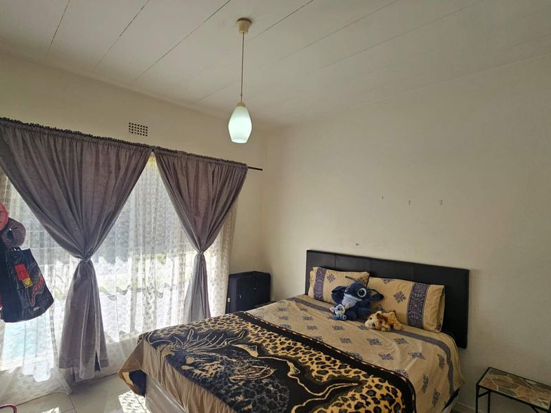Modern 2-Bedroom Apartment in Horizon View - Photo 8