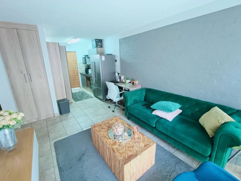 BEAUTIFUL FIRST FLOOR APARTMENT FOR SALE IN ROOIHUISKRAAL!!!!!! - Photo 10