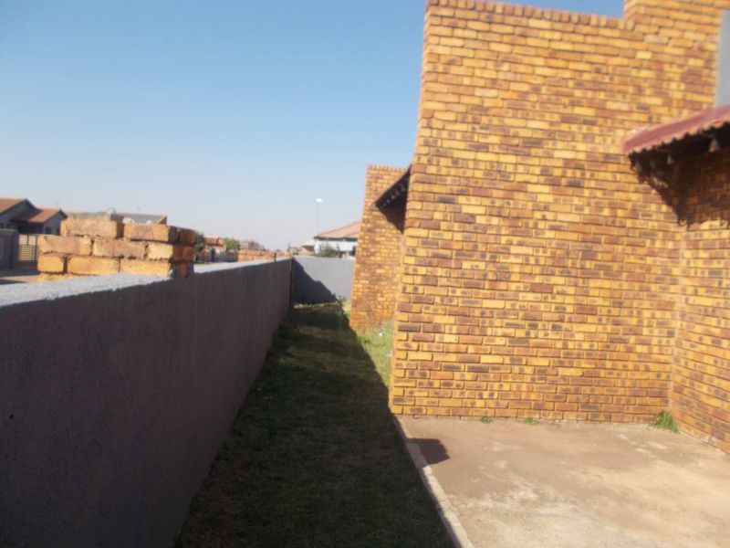 Property for sale in a sought - after area - Photo 4
