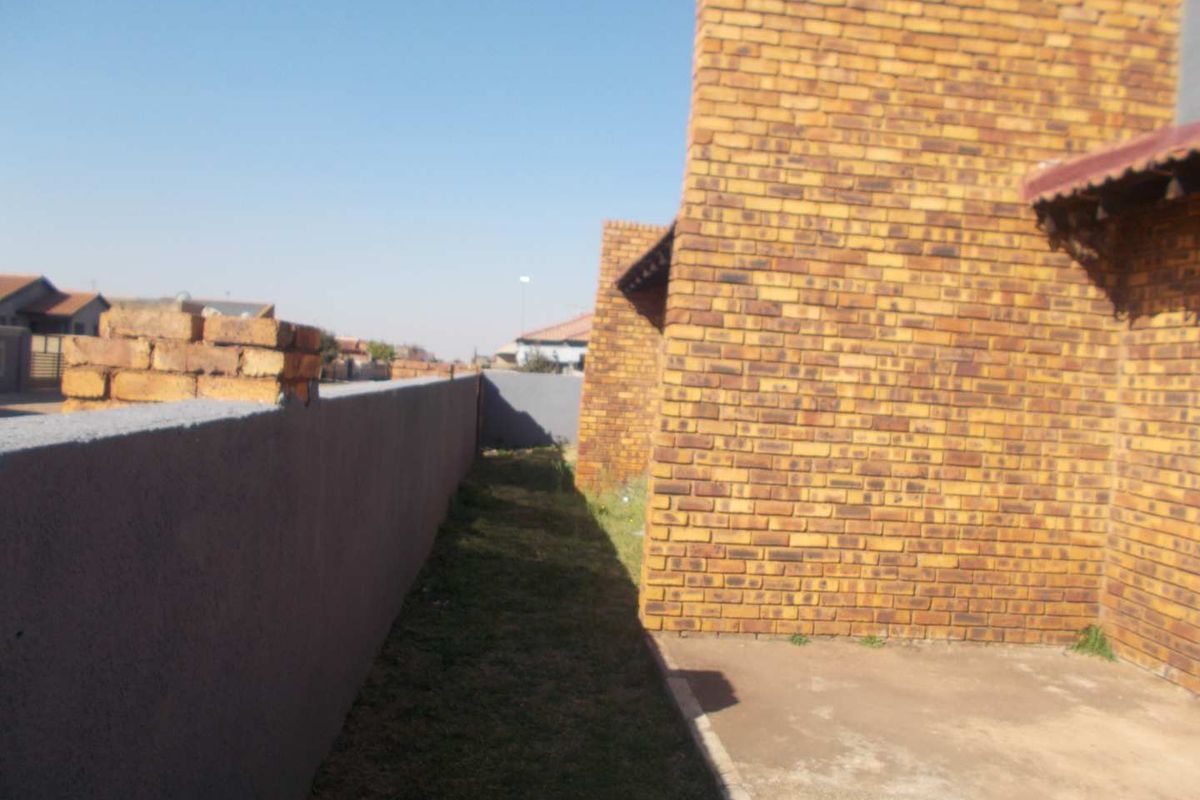 Property for sale in a sought - after area - Photo 4