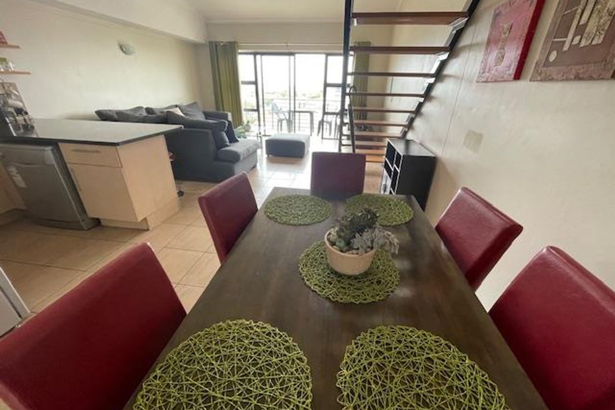 2 Beds Duplex furnished apartment with 1 basement park, 2 balconies with views - Photo 5