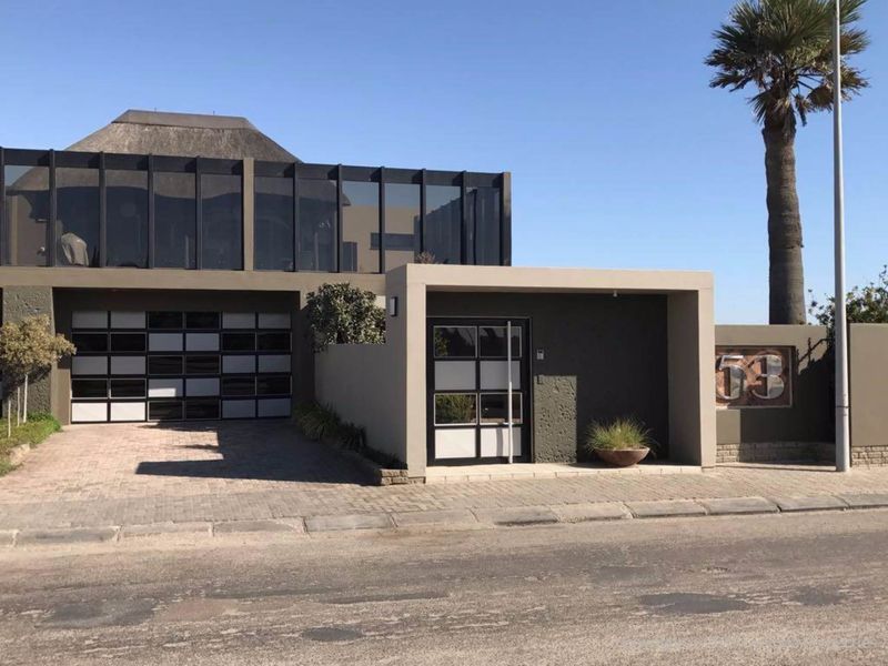 Price Reduced!!Modern Kramersdorf Mansion with permanent dune view - Photo 2