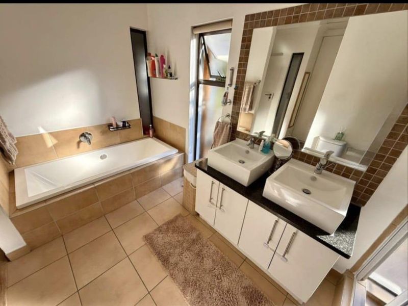 3 Bedroom House For Sale - Photo 7