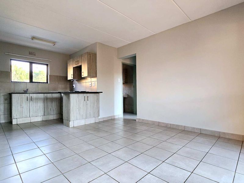 Neat & Secure 2-Bedroom Apartment – Ideal for First-Time Buyers or Investors - Photo 5