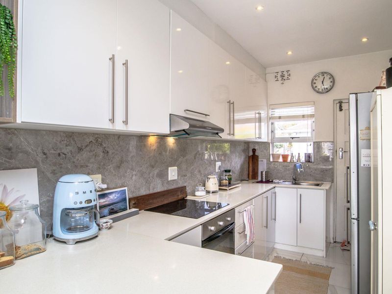 Modern Second-Floor Apartment in Kenilworth – Stylish, Secure & Move-In Ready - Photo 4