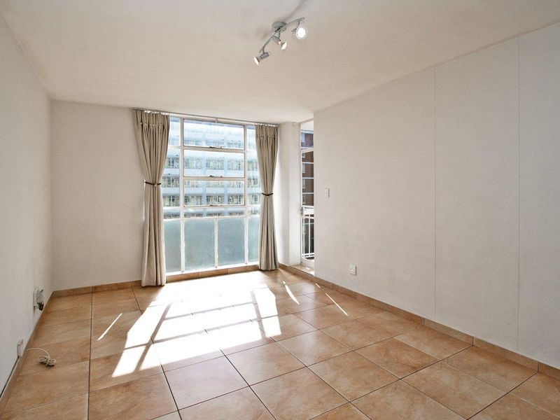 Where Convenience Meets Comfort! - Photo 5