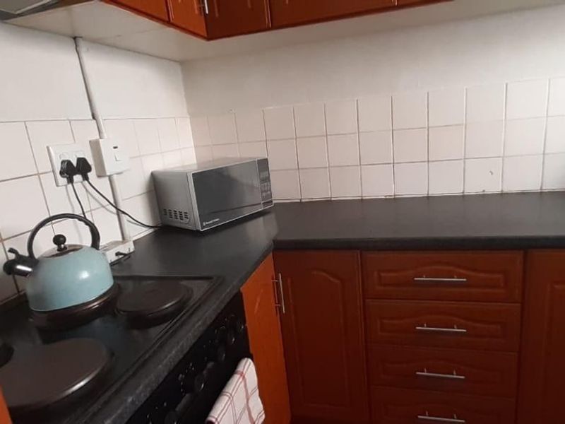 Charming 1-Bedroom Garden Flat in Fields Hill - Available 1 August, No Pets - Photo 6