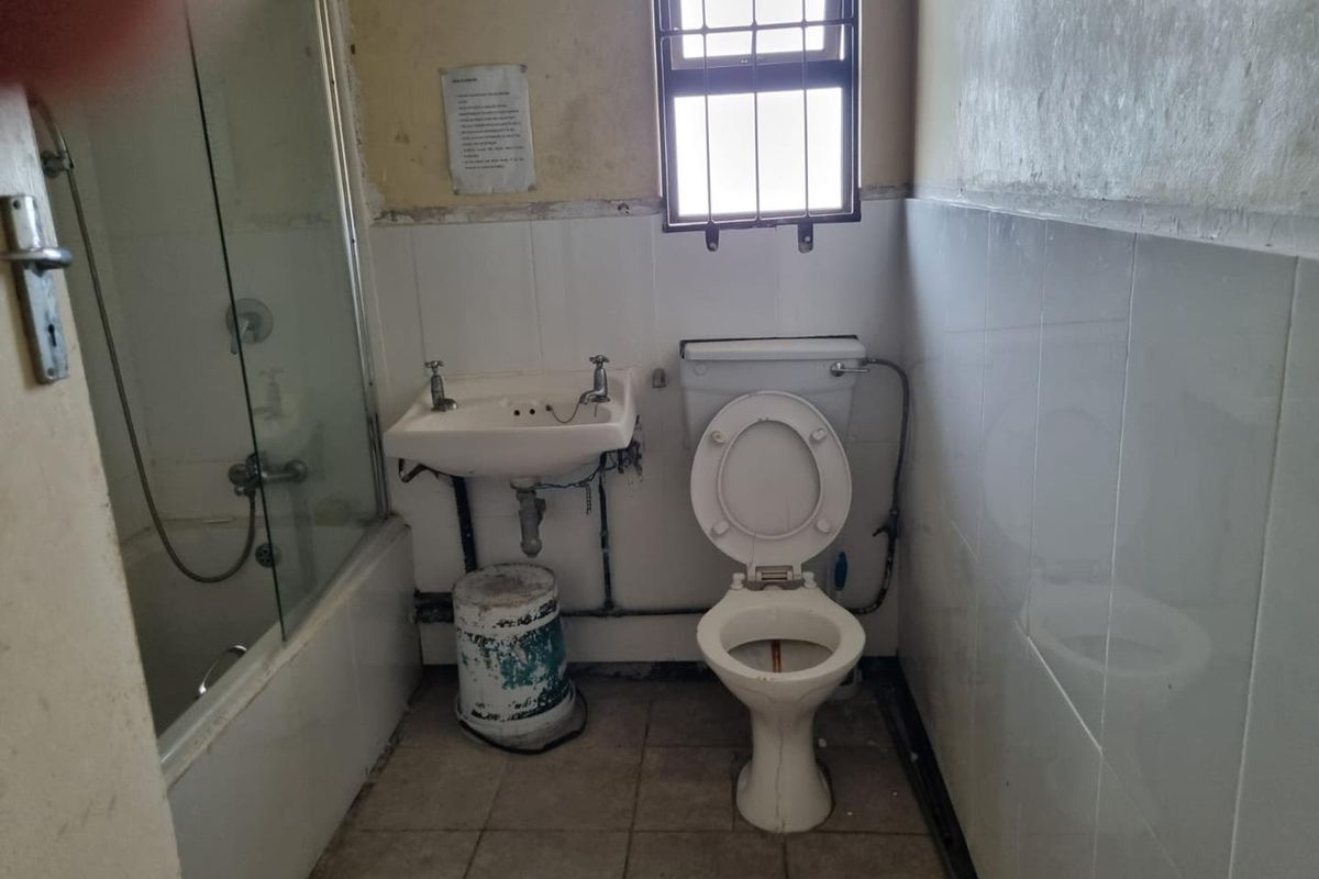 Investment  opportunity Apartment in Quigney - Photo 3