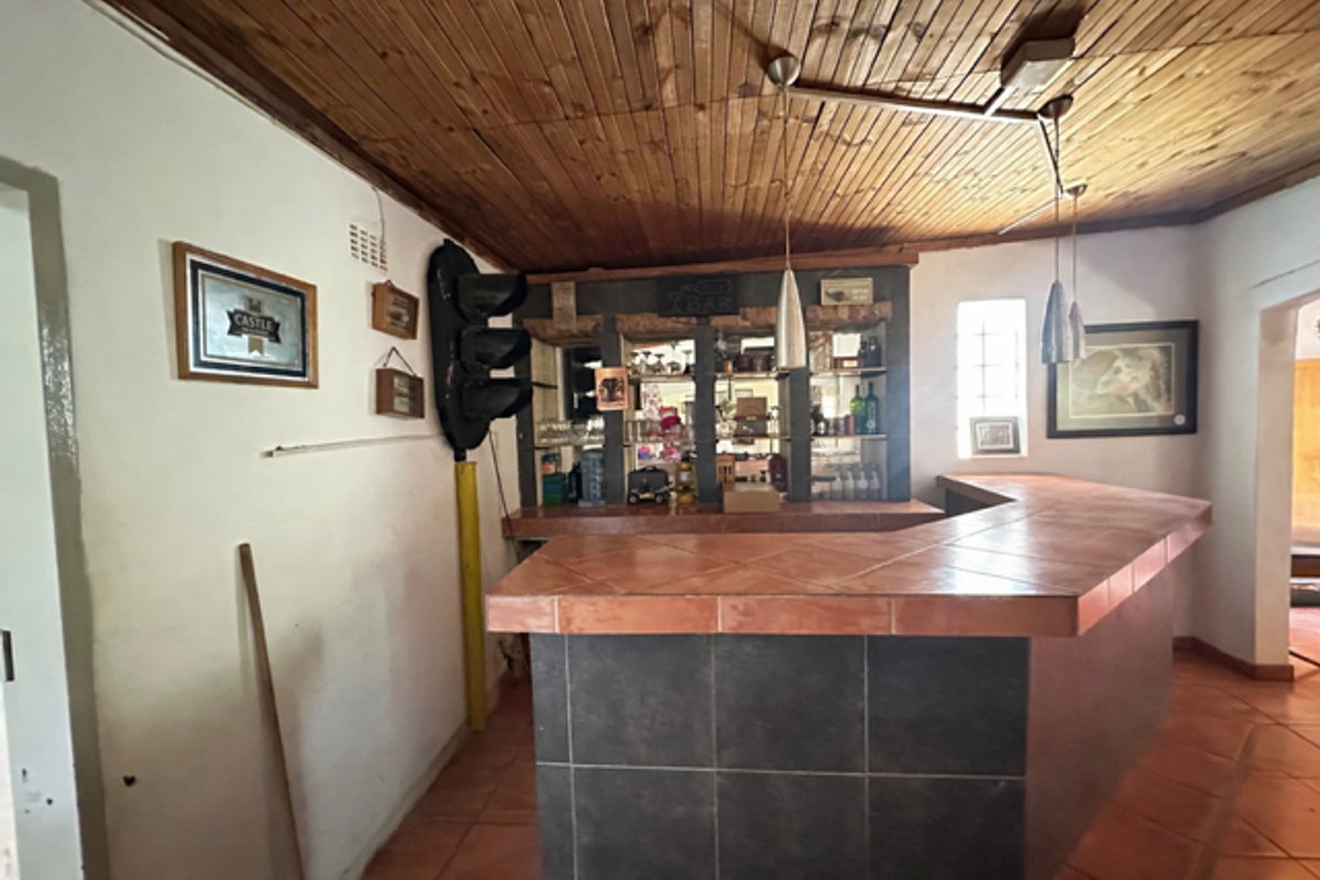 Discover Farm Life: 8.5-Hectare Gem in Vastfontein Awaits! - Photo 4