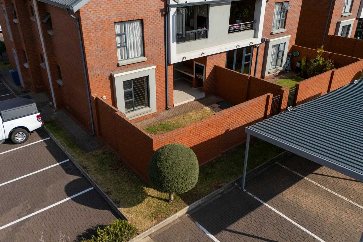 Charming Ground-Floor 3-Bedroom Unit with Private Garden in Irene - Photo 4