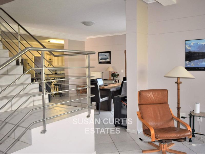 Beachfront Home - Photo 4