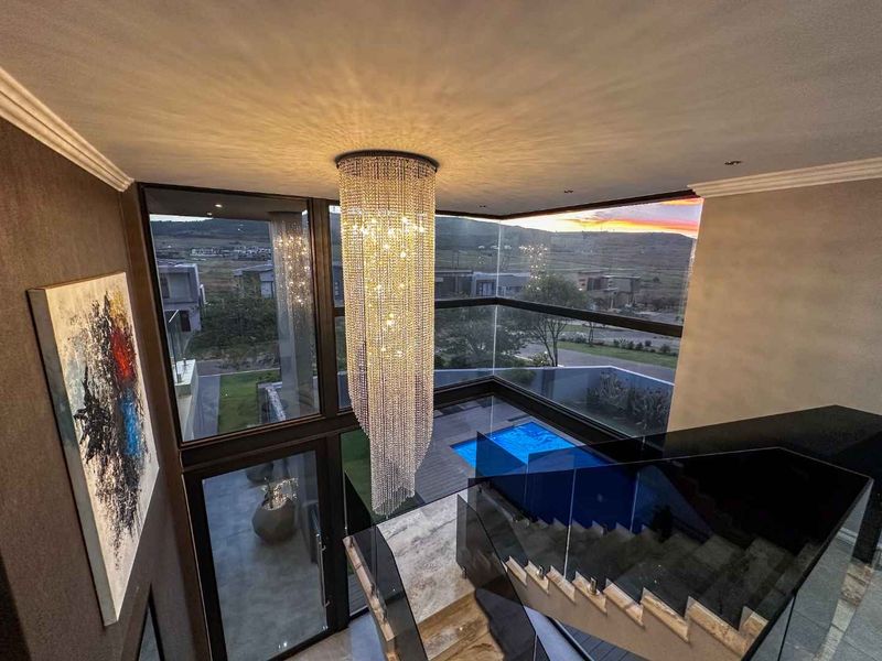 A Residence of Distinction in Eye of Africa’s Most Sought-After Enclave - Photo 4