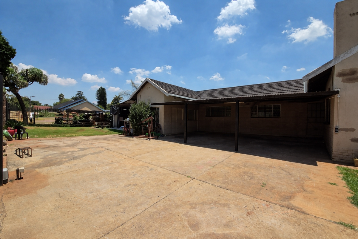 “Big on Space, Big on Potential” - Photo 2