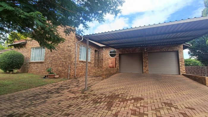 Property #2346571, House Pending Sale in Clubview