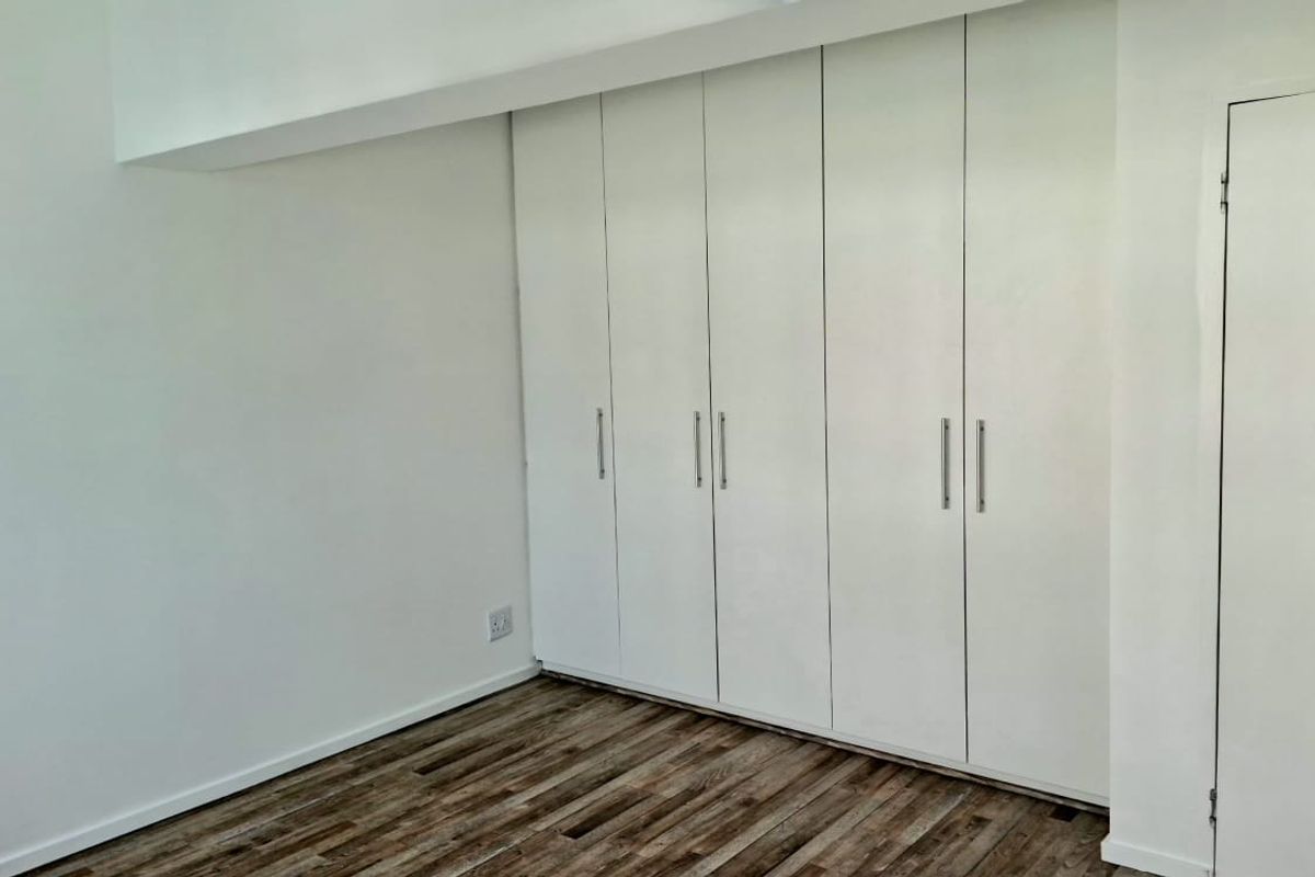 Unfurnished 2 bedroom/1 bathroom, ready to move in right away! - Photo 4