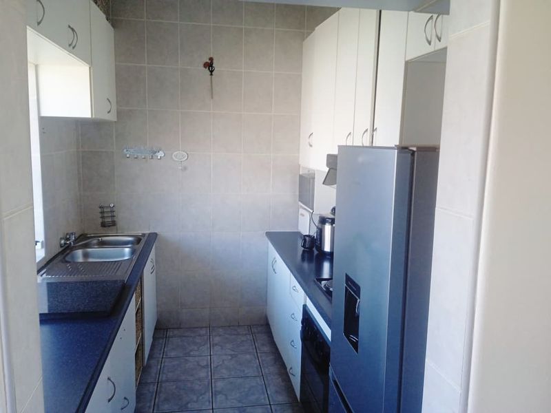 Neat 2 Bedroom Apartment for sale in Florida Lake - Photo 5