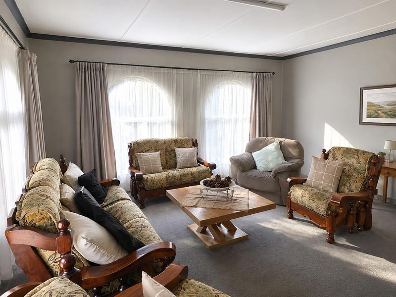 Cozy Family Home with Office & Double Garage Awaits You - Photo 3