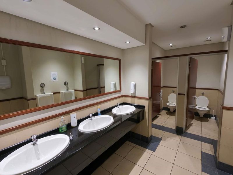 Flexible 342m2 Workspace in Sought-After Century City - Photo 5