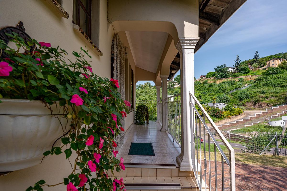 Where Comfort, Space & Income Potential Come Together - Photo 5