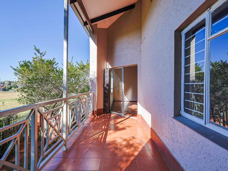 Exceptional Space, Prime Position, Outstanding Value. - Photo 1