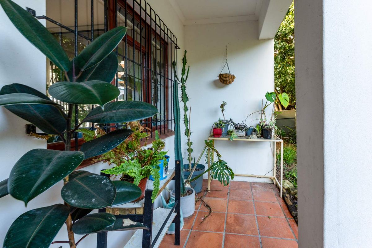 3 Bedroom, 2.5 Bathroom, Double Garage - Photo 4