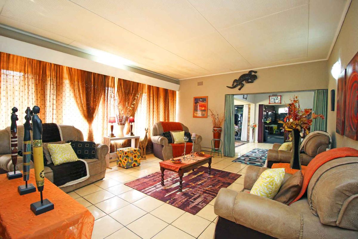 Spacious 3-Bedroom Family Home with Flatlet, Solar and many more - Photo 4