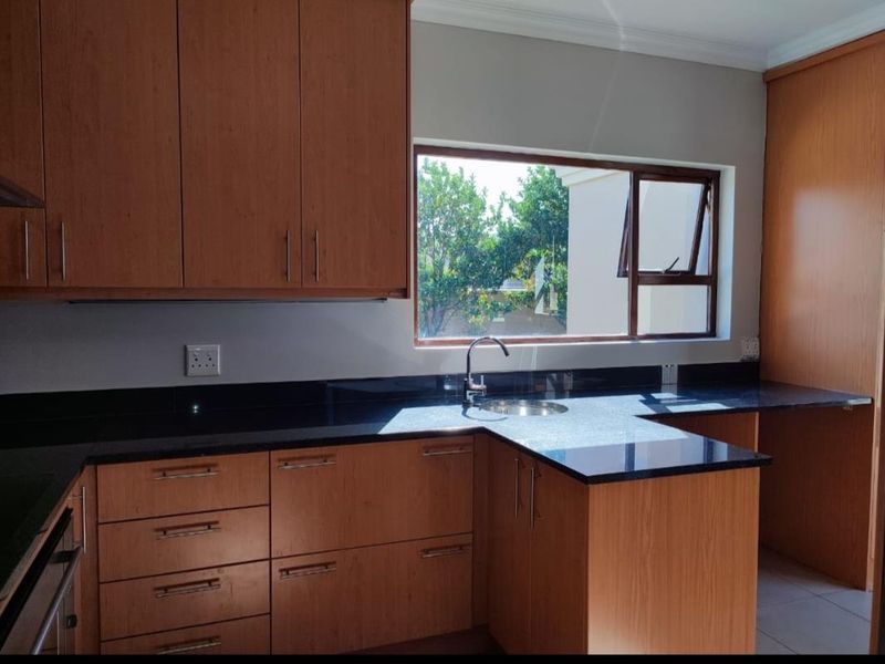 Modern renovated cluster in desirable Morningside complex - Photo 7