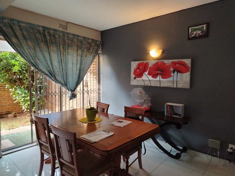 Embrace Comfort: 3-Bedroom Home with Private Garden! - Photo 4