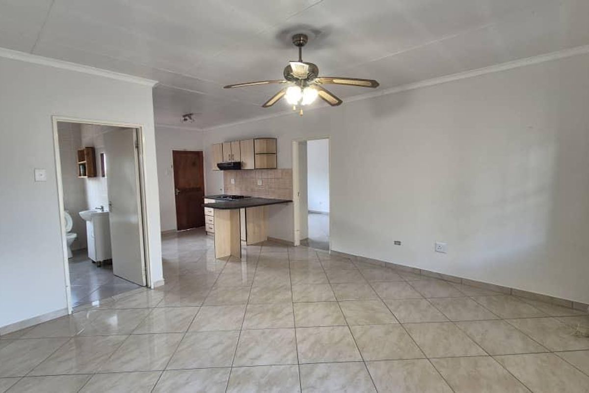 Townhouse for sale - Photo 2