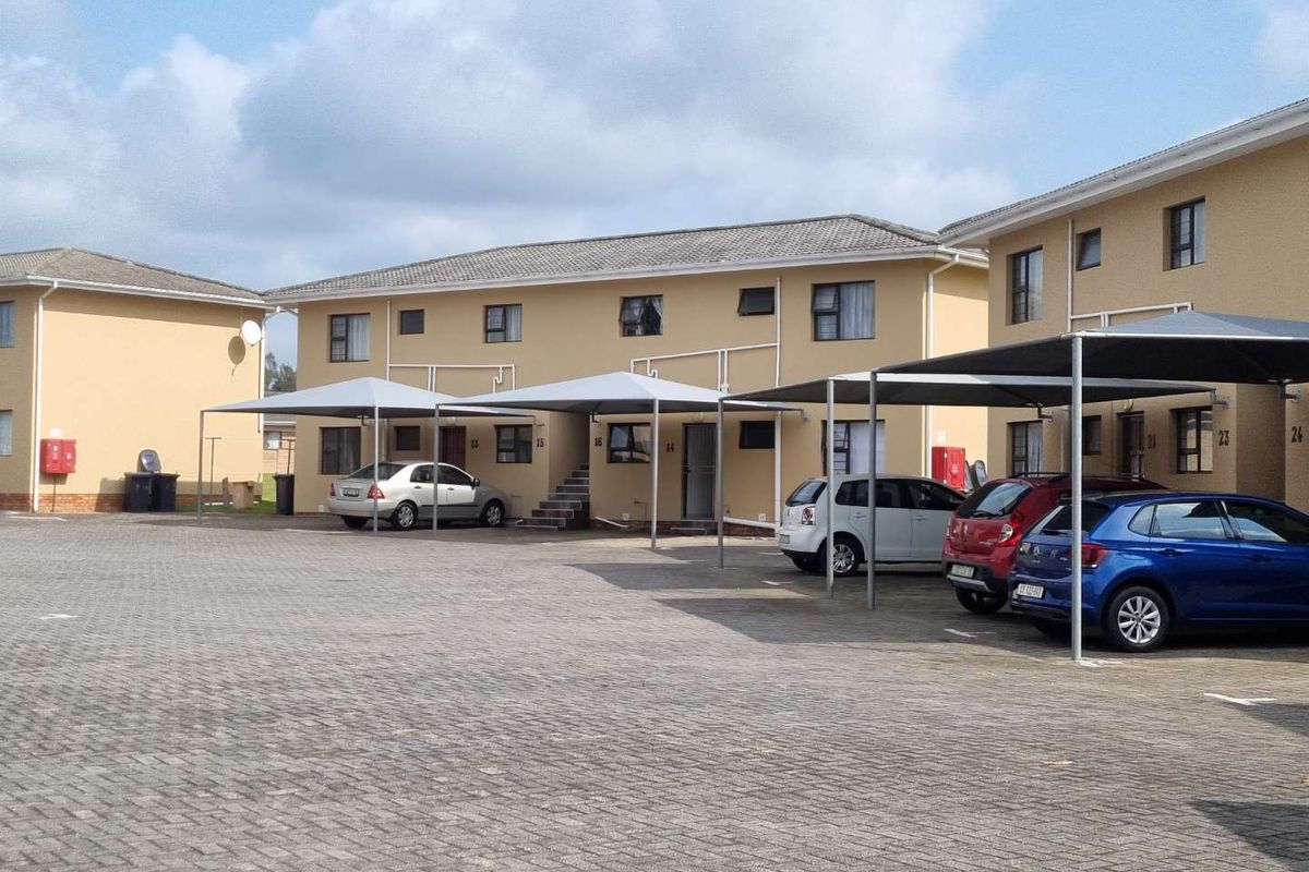 Experience this Delightful, Stylish Ground Floor Apartment in the hart of Gonubie. - Photo 4