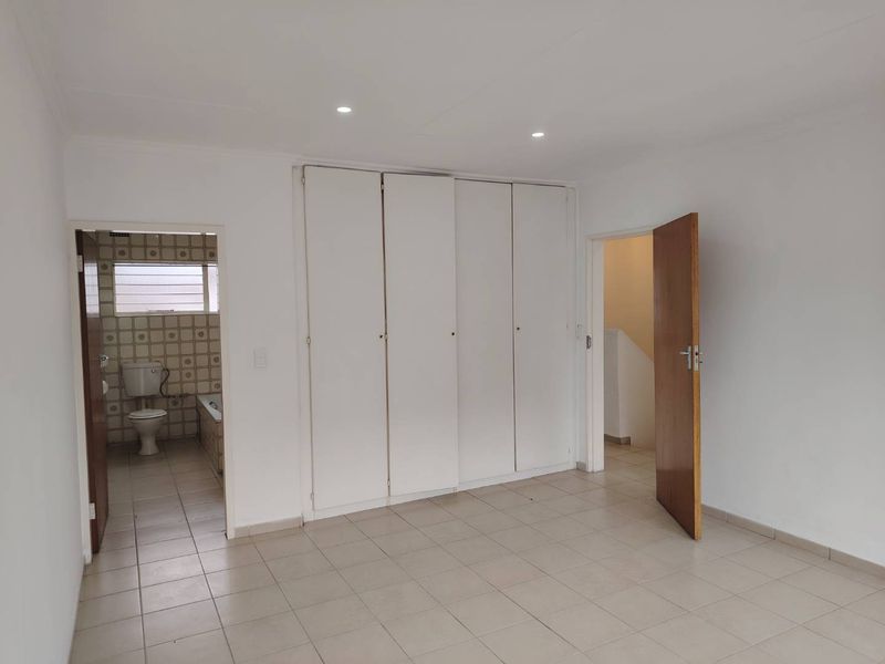 3 Bedroom Duplex Town House - Photo 9