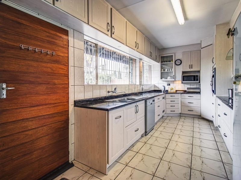 Corner Comfort Meets Family Living in the Heart of Atlasville! - Photo 8