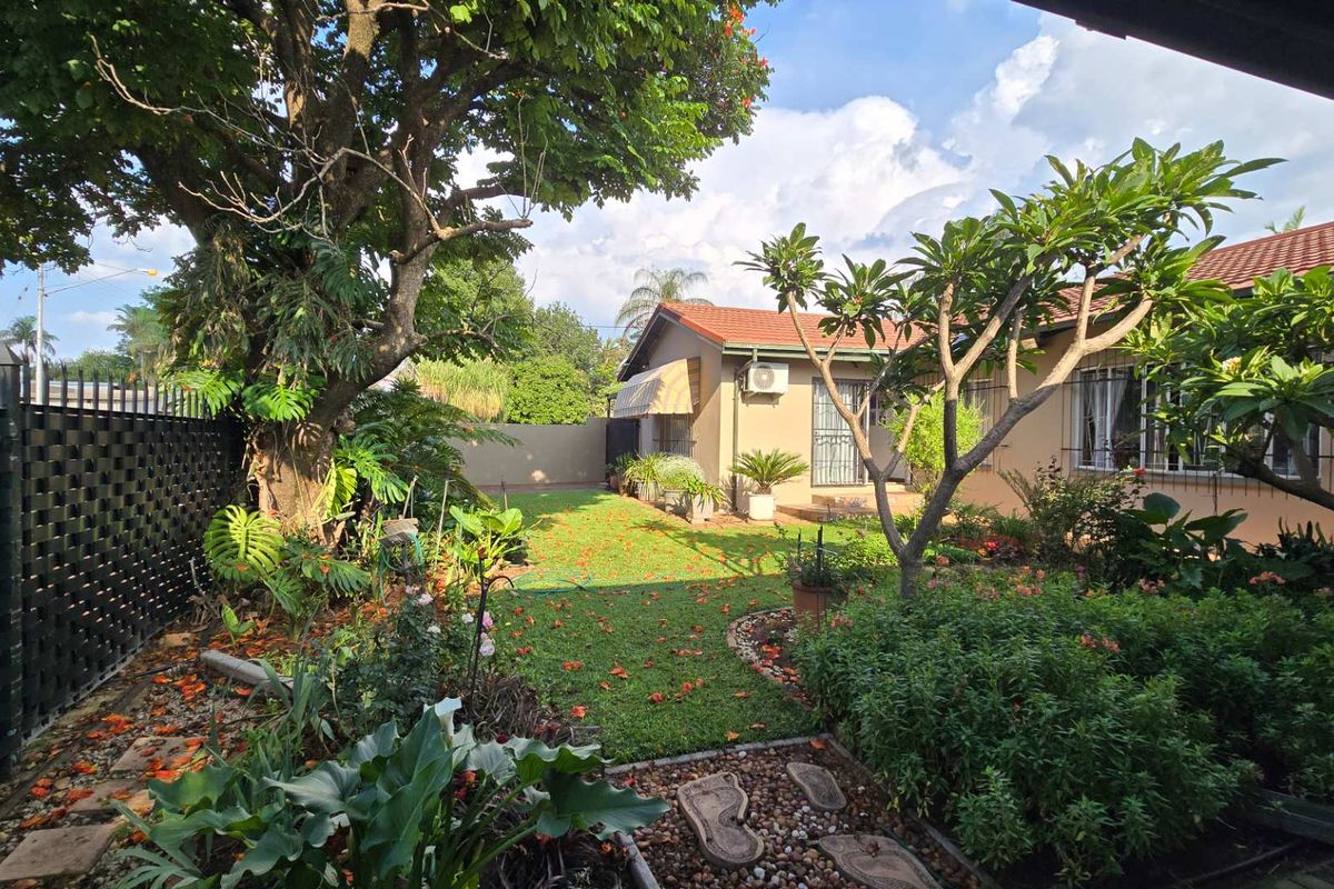 Perfect Family Haven with bonus Flatlet & Sparkling pool in Sinoville - Photo 2