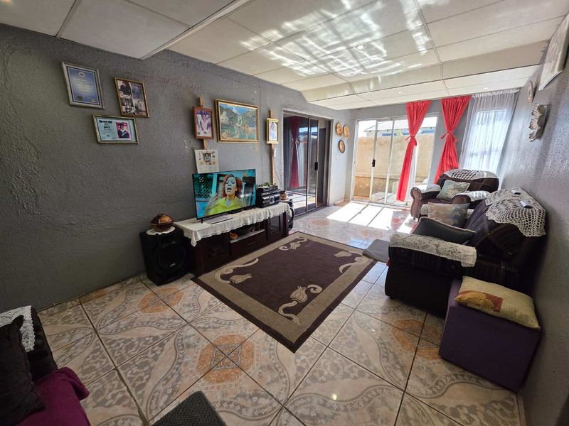 3 Bedroom House For Sale in Tsakane - Photo 3