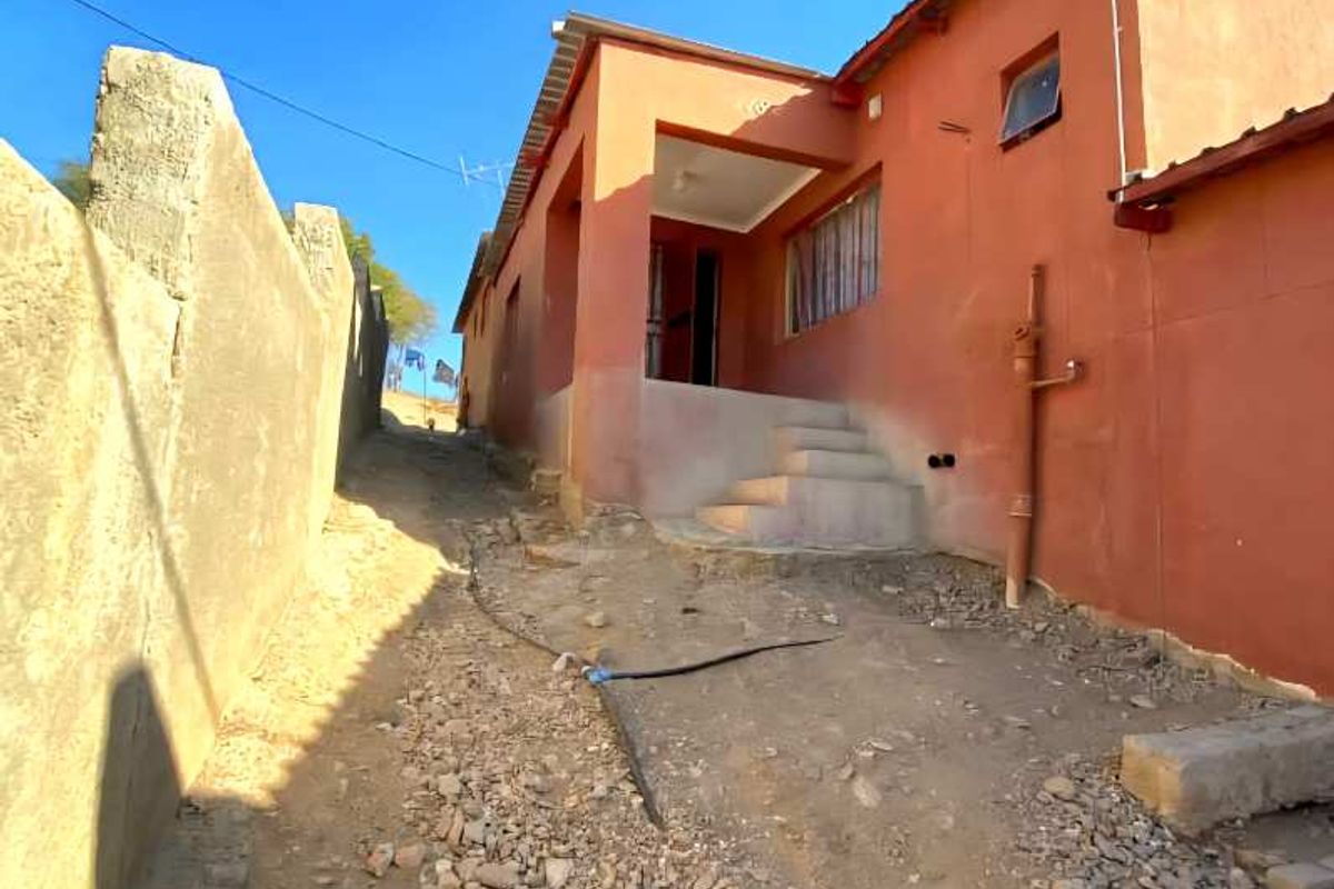 HOUSE FOR SALE - Photo 2