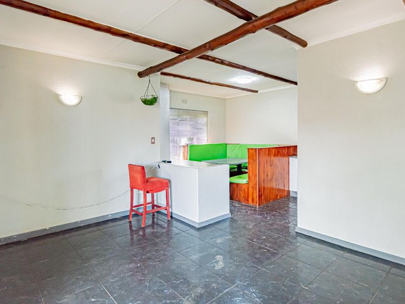 Family home for Sale - Photo 8