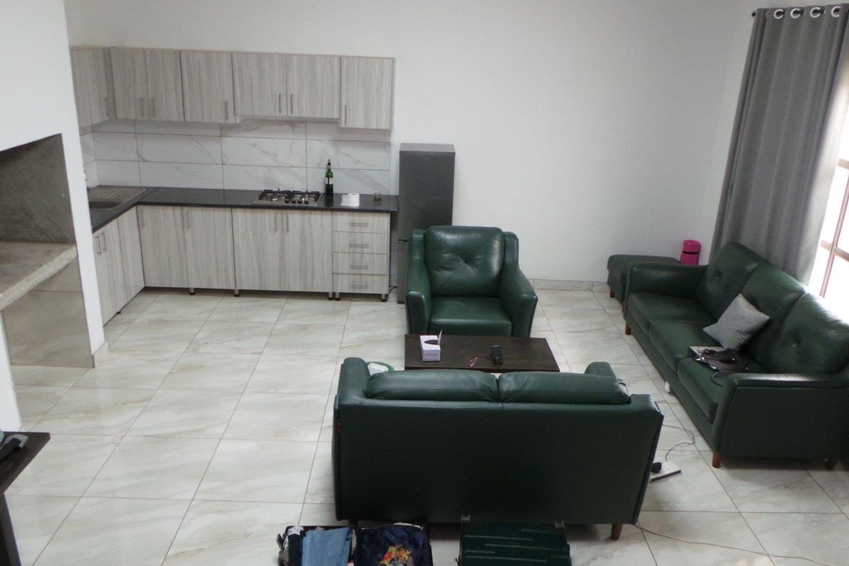 This home close to the Lagoon could easily be converted into a Guesthouse. - Photo 2
