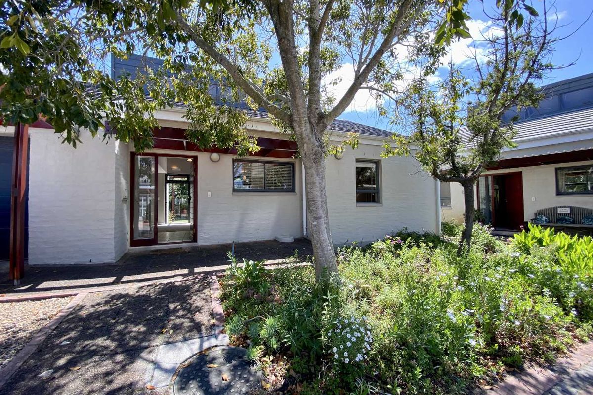 Hout Bay retirement at its best - Photo 2