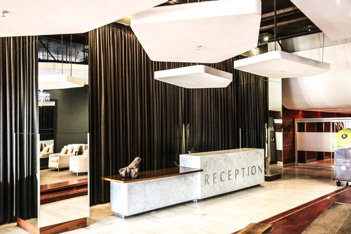 Premium 63m2 Studio Apartment for Sale at The Franklin currently AirBnB that makes up to R26k pm - Photo 3