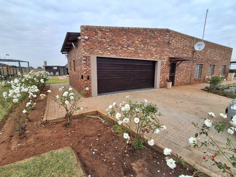 2.31 Hectare Smallholding with Fully Furnished Home and Entertainment Venue - Photo 7