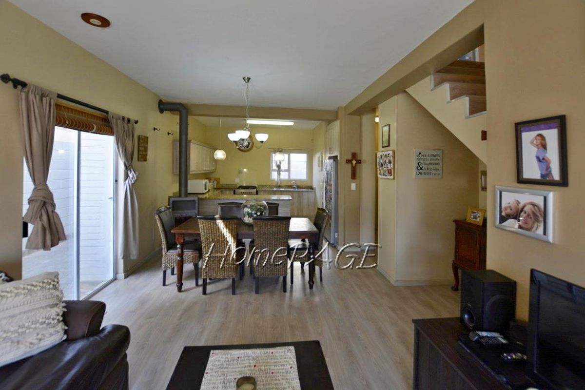 Long Beach Ext 1, Walvis Bay, Guesthouse with LOTS of accommodation on offer - Photo 4