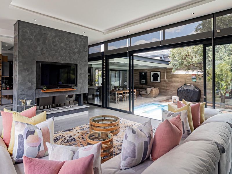 Immaculate 3-Bedroom Single-Storey in Steyn City - Photo 3