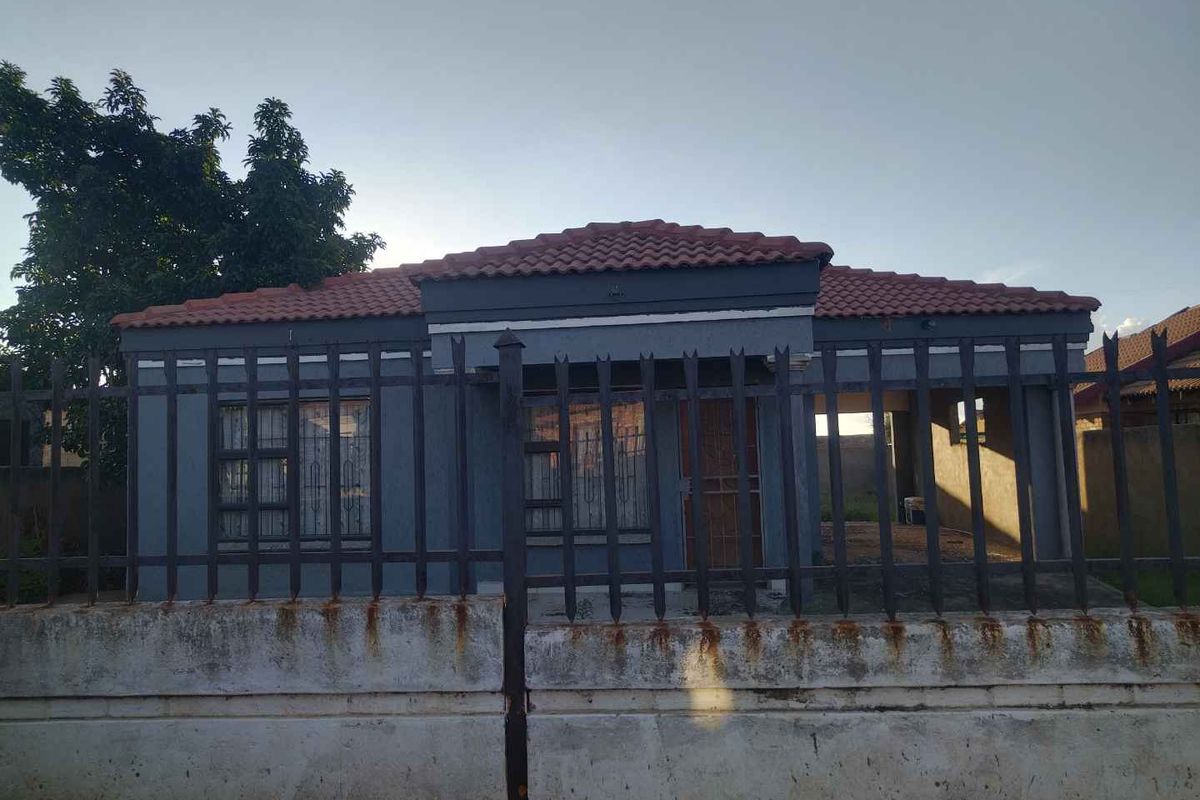 2 bedrooms house for sale in Soshanguve P - Photo 3