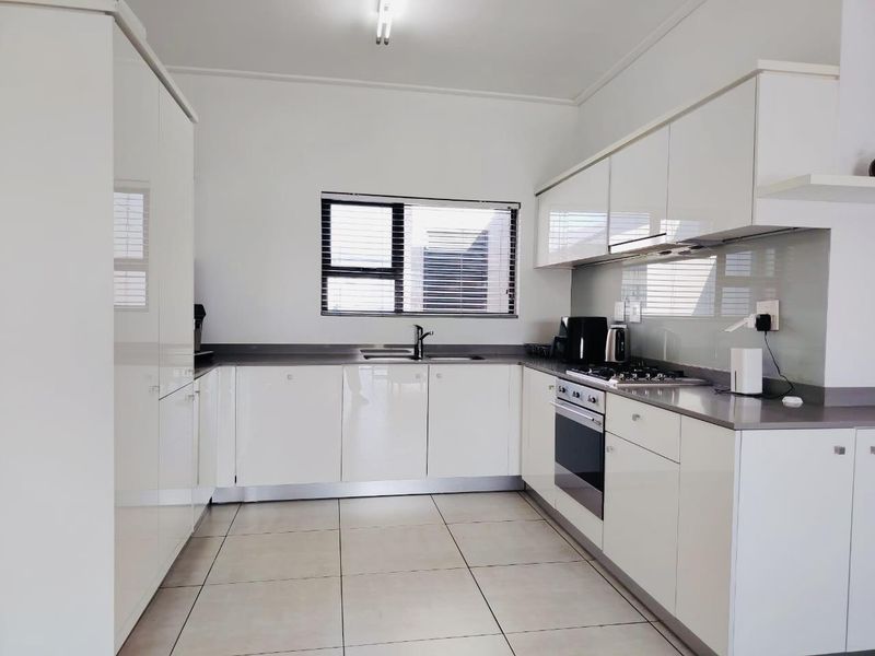 2 Bedroom- & 2 Batroom Apartment For Sale in The Polofields, Waterfall, Midrand - Photo 2